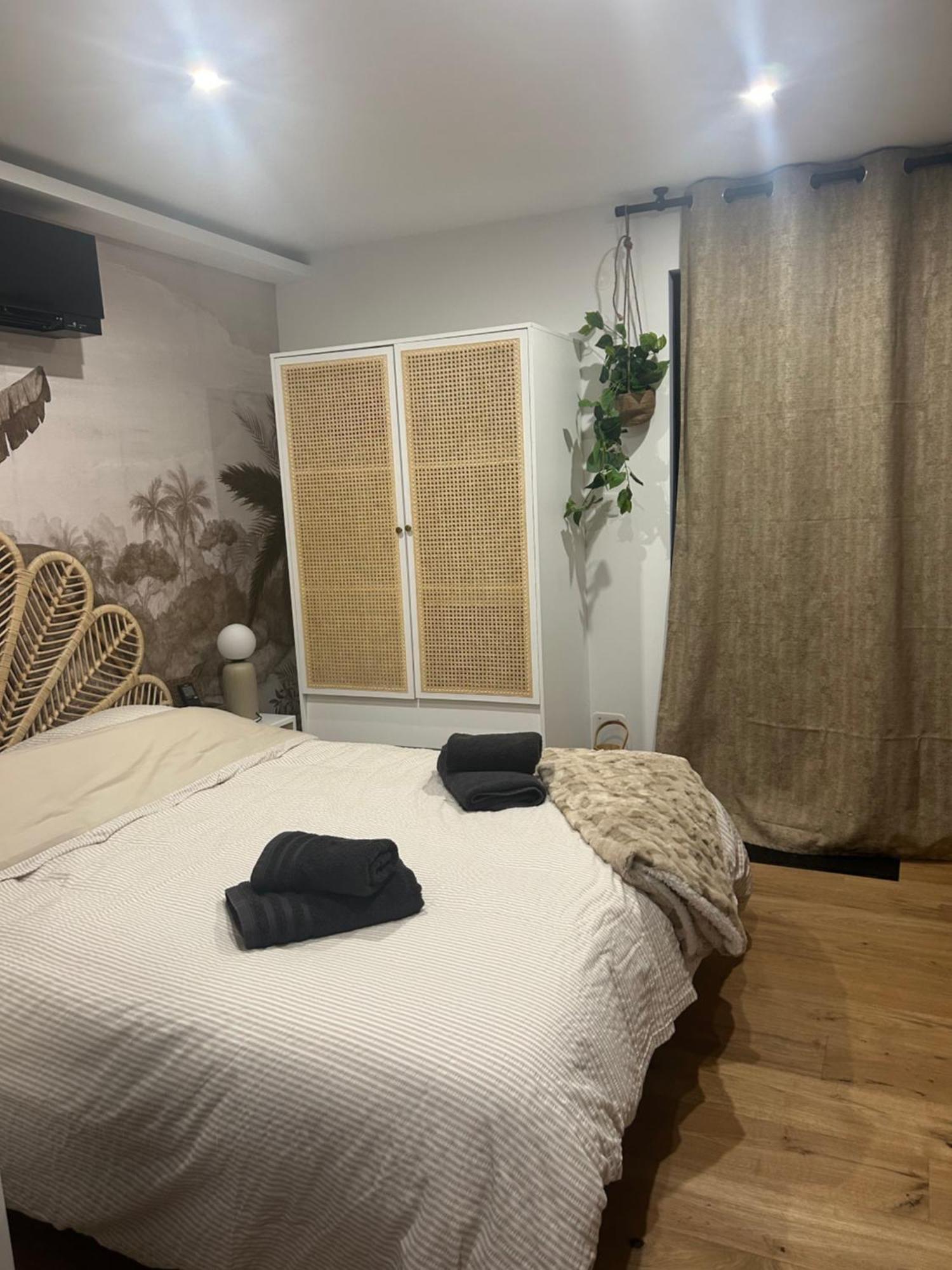 Studio Prestige Avec Terrasse Le Chene Dore Au Coeur Du Centre Touristique Cite Des Loisirs 200 M Du Galaxie,Face Au Snowworld Parking Gratuit Privatif Amnéville Eksteriør bilde